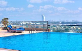 Two Seasons Hotel & Apartments